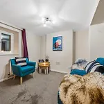 Апартаменты Knole Stylish 3br House W Garden, Parking Near Cribbs And M5 By Altoluxo Short Lets & Serviced Бристоль