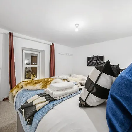 Knole Stylish 3br House W Garden, Parking Near Cribbs And M5 By Altoluxo Short Lets & Serviced アパート ブリストル