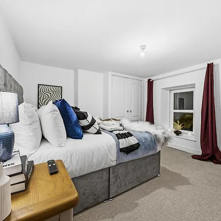 Knole Stylish 3br House W Garden, Parking Near Cribbs And M5 By Altoluxo Short Lets & Serviced アパート ブリストル