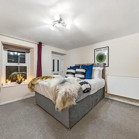 Knole Stylish 3br House W Garden, Parking Near Cribbs And M5 By Altoluxo Short Lets & Serviced アパート