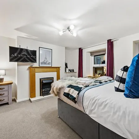 Knole Stylish 3br House W Garden, Parking Near Cribbs And M5 By Altoluxo Short Lets & Serviced アパート