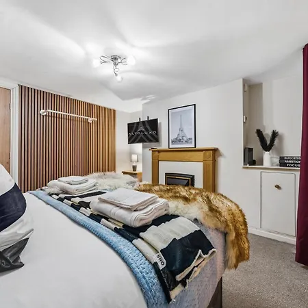 Knole Stylish 3br House W Garden, Parking Near Cribbs And M5 By Altoluxo Short Lets & Serviced アパート *