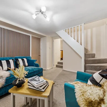 Knole Stylish 3br House W Garden, Parking Near Cribbs And M5 By Altoluxo Short Lets & Serviced ブリストル