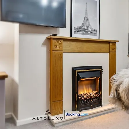 Knole Stylish 3br House W Garden, Parking Near Cribbs And M5 By Altoluxo Short Lets & Serviced * ブリストル