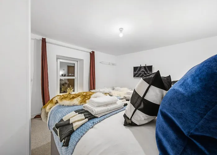 Knole Stylish 3br House W Garden, Parking Near Cribbs And M5 By Altoluxo Short Lets & Serviced Апартаменти Бристоль