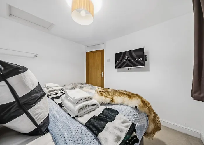 Knole Stylish 3br House W Garden, Parking Near Cribbs And M5 By Altoluxo Short Lets & Serviced Бристоль