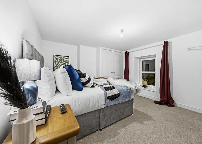 Knole Stylish 3br House W Garden, Parking Near Cribbs And M5 By Altoluxo Short Lets & Serviced Апартаменти Бристоль