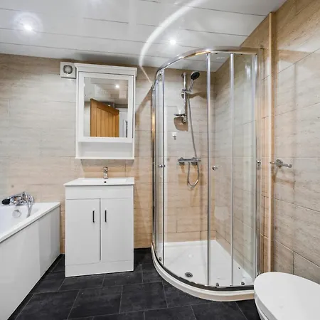 Knole Stylish 3br House W Garden, Parking Near Cribbs And M5 By Altoluxo Short Lets & Serviced