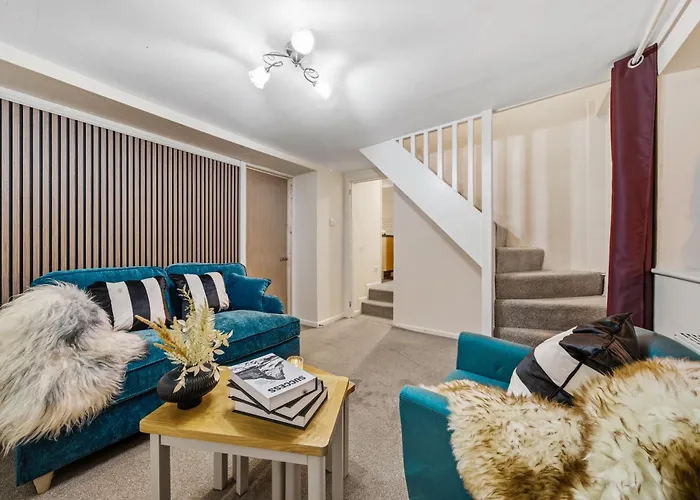 Knole Stylish 3br House W Garden, Parking Near Cribbs And M5 By Altoluxo Short Lets & Serviced Bristol